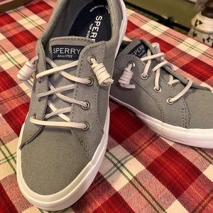 Sperry Women’s Canvas Sneaker size 6 gray